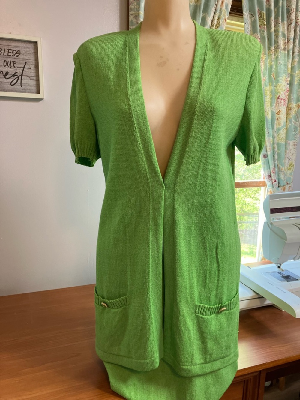 St. John Collection Bright Green Knit Cardigan size 6